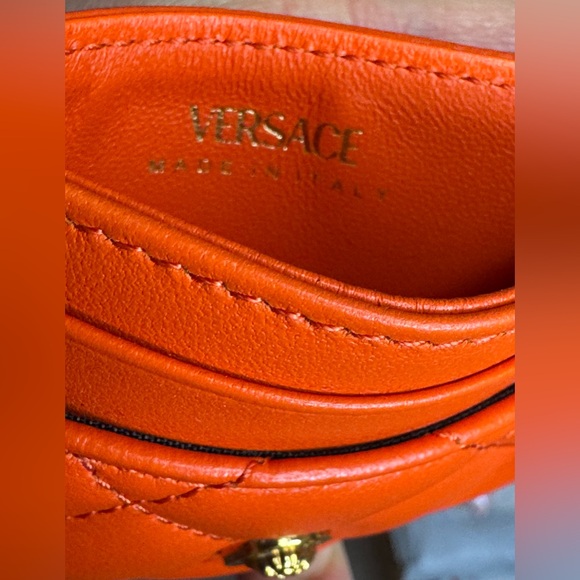 Versace Calfskin Quilted Medusa Card holder Full Inclusion - Picture 14 of 14